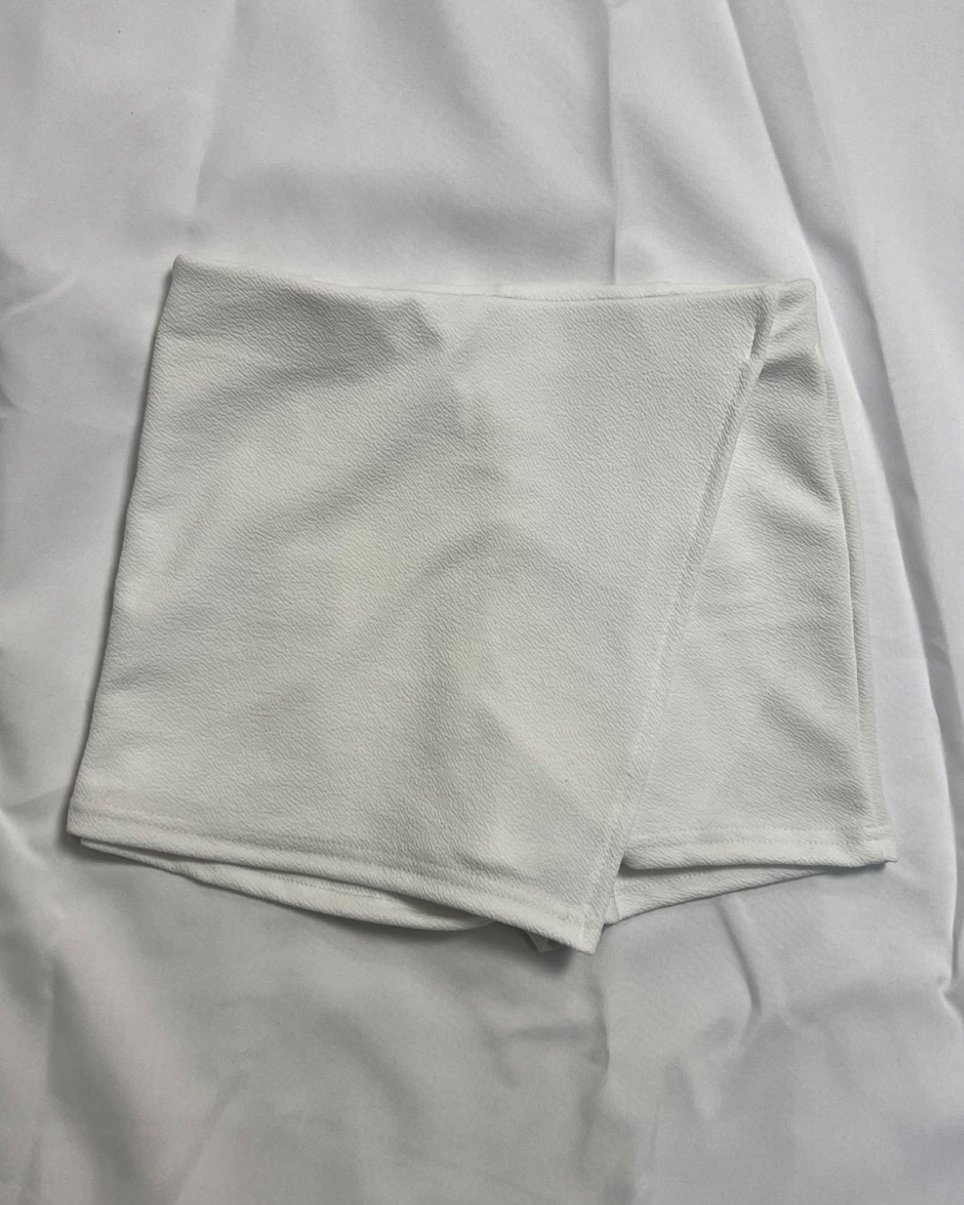 Falda short blanca
