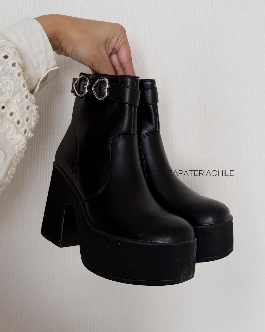 Botin dupe cmoran corazones