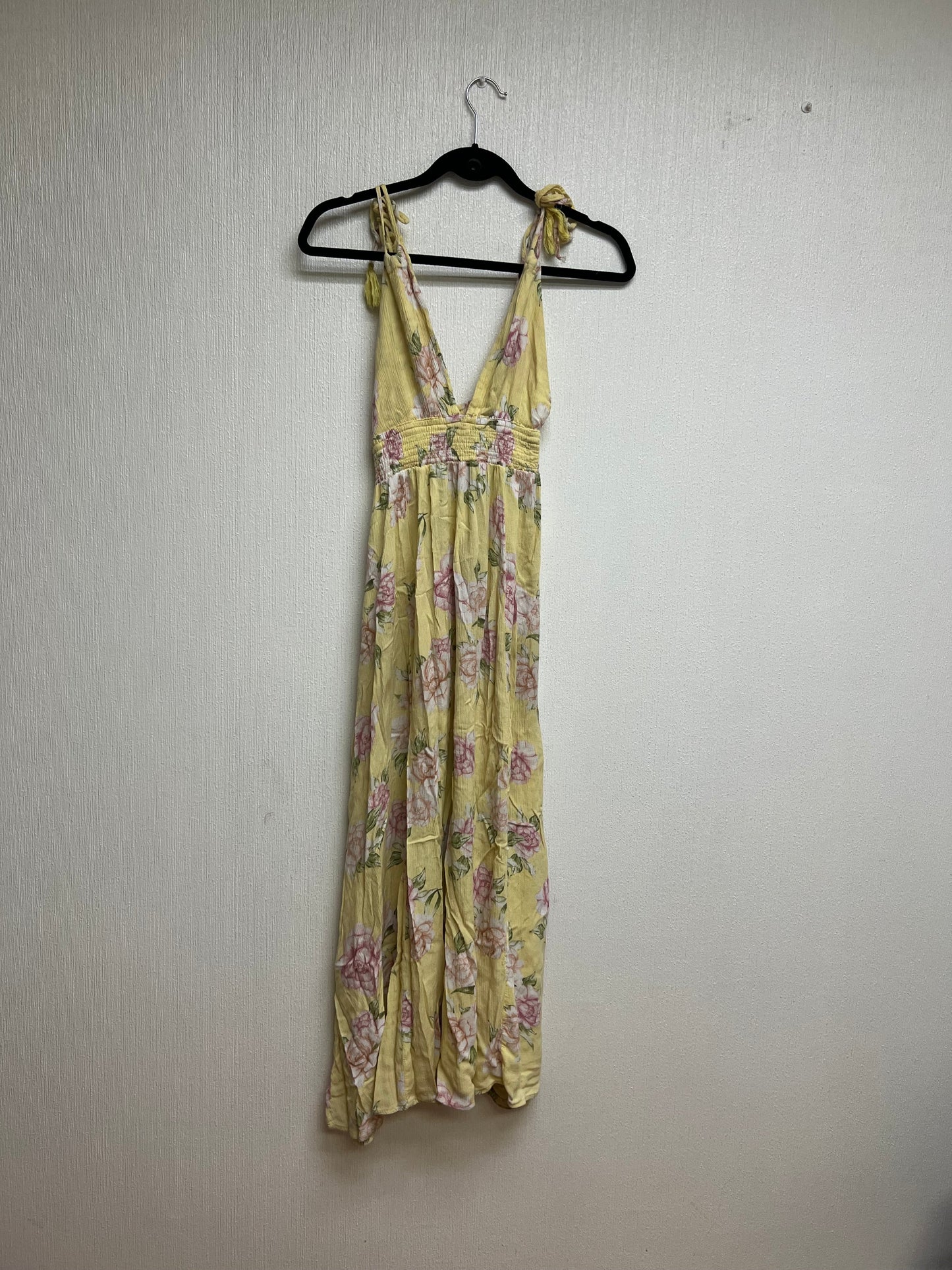 Maxi vestido floreado amarillo