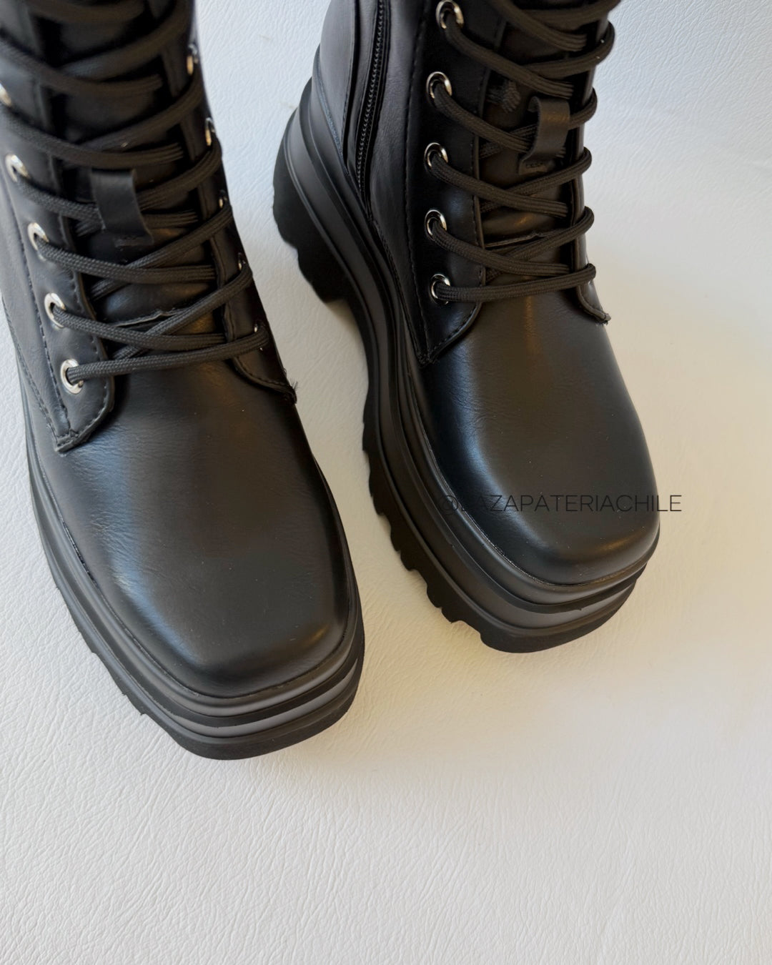 Bota plataforma cordones