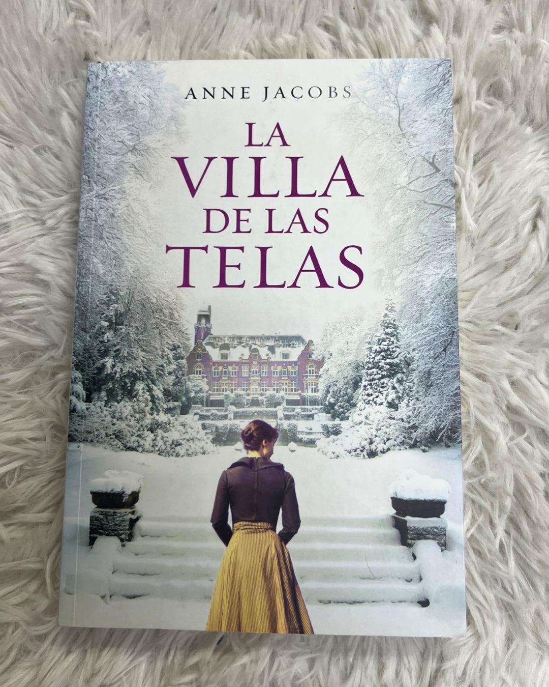 Libro-La villa de las telas