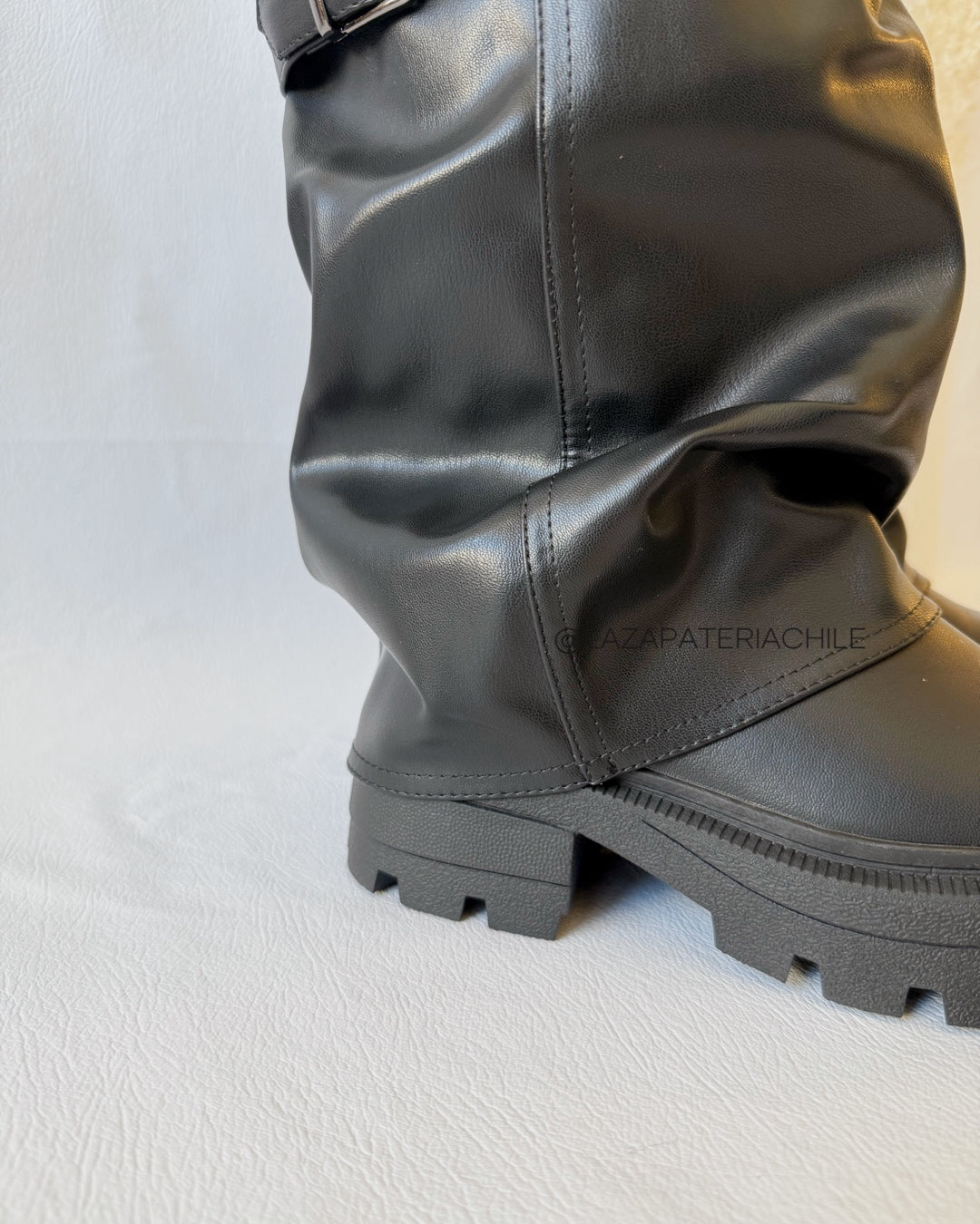 Bota shark correas