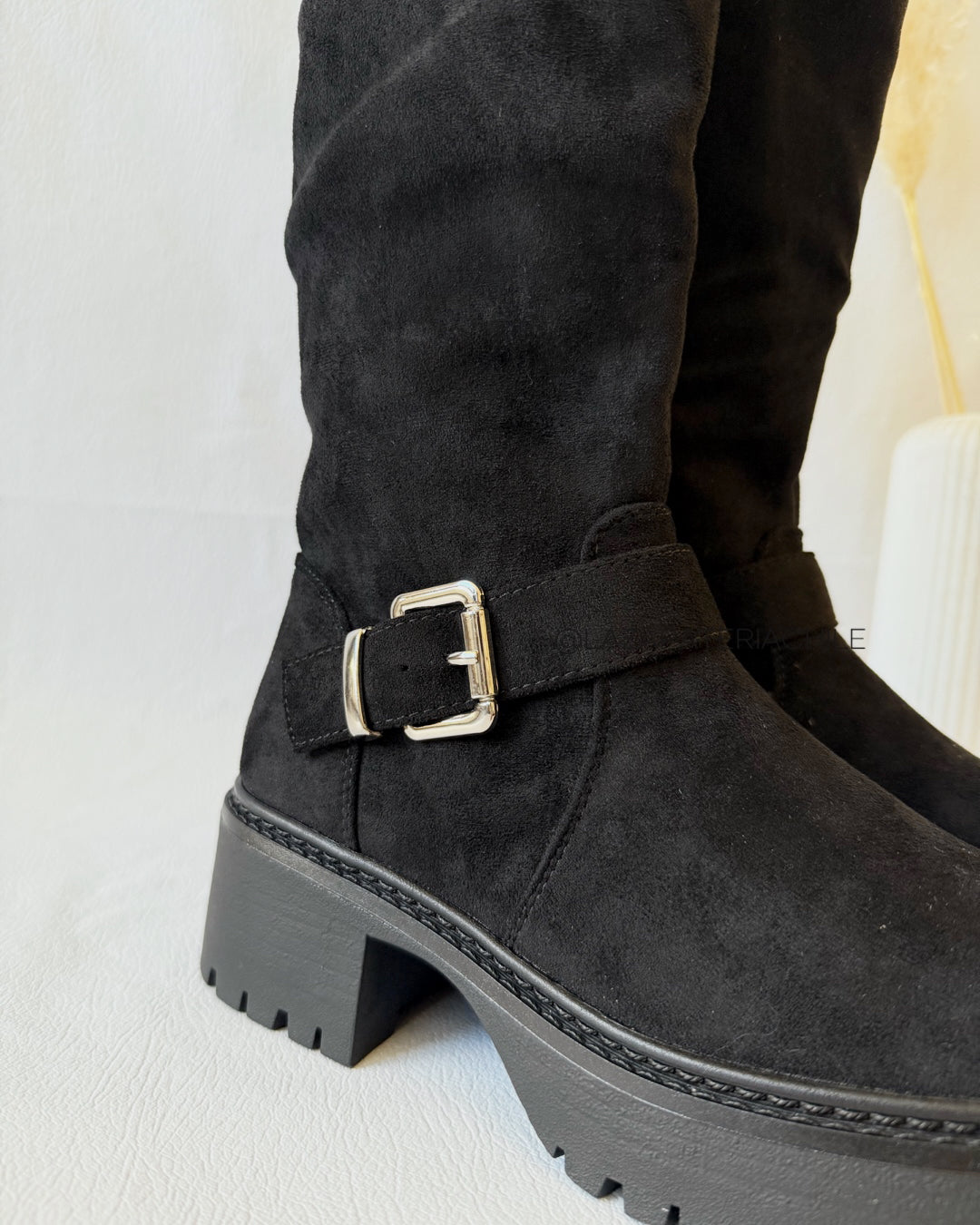 Bota gamuzada
