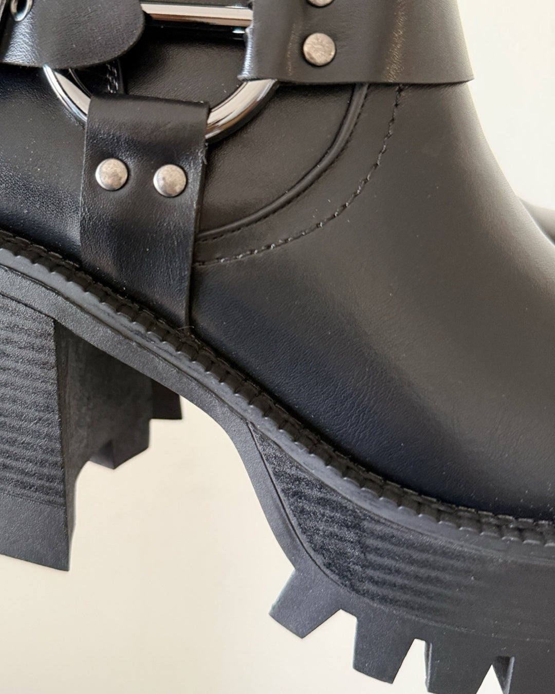 Botin media cañaluci black
