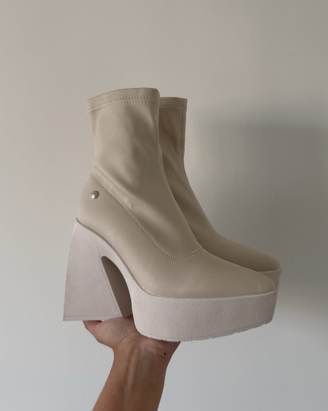 Botin alicia satin opaco beige