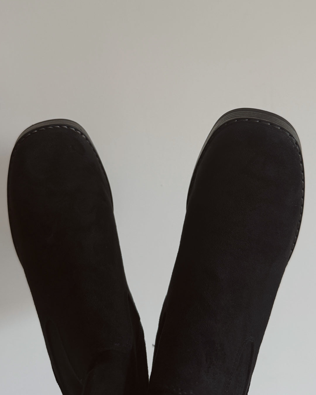 Bota gamuza black