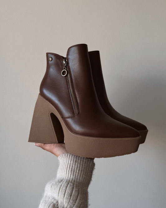 Botin alicia cierre café