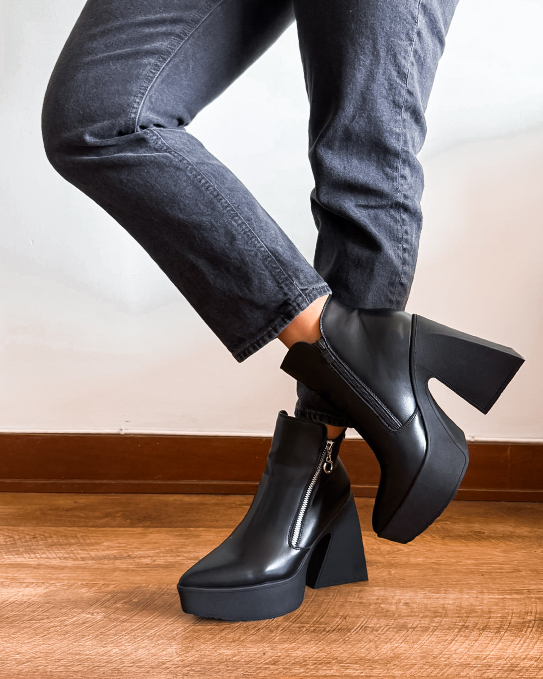 Botin alicia cierre negro