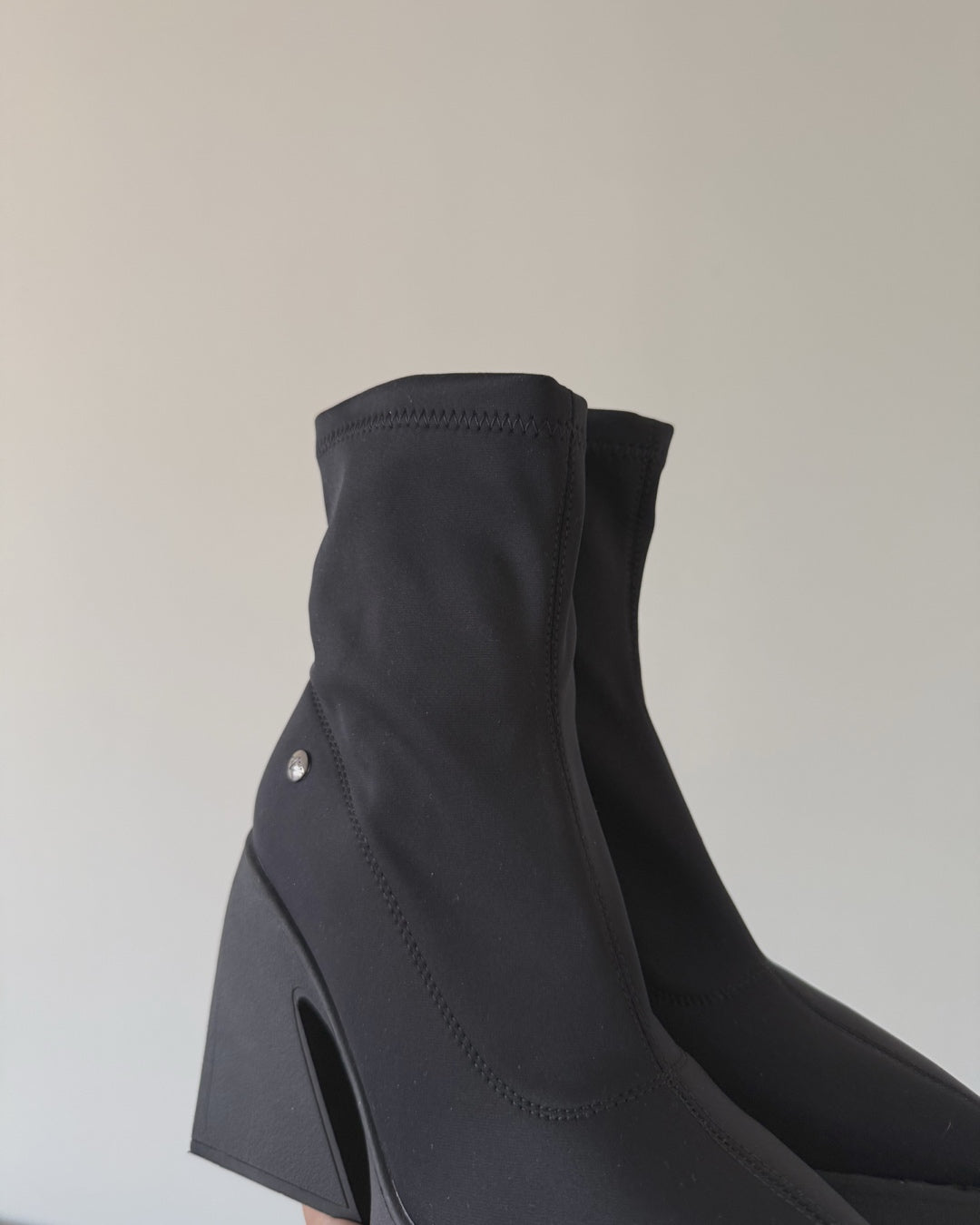 Botin alicia satin opaco negro