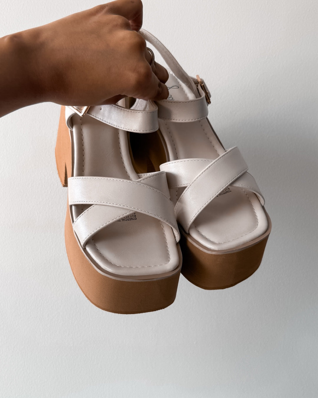 Sandalia mica beige