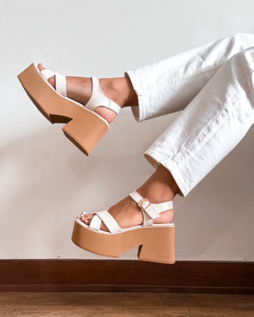 Sandalia mica beige