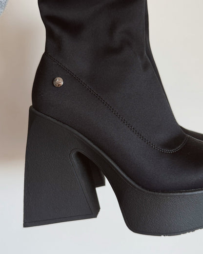 Botin alicia satin opaco negro
