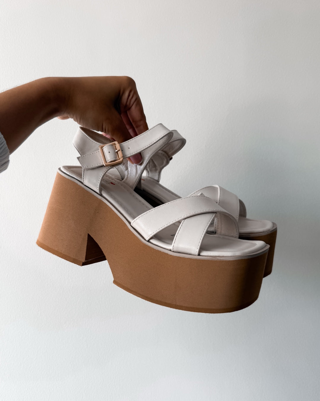 Sandalia mica beige