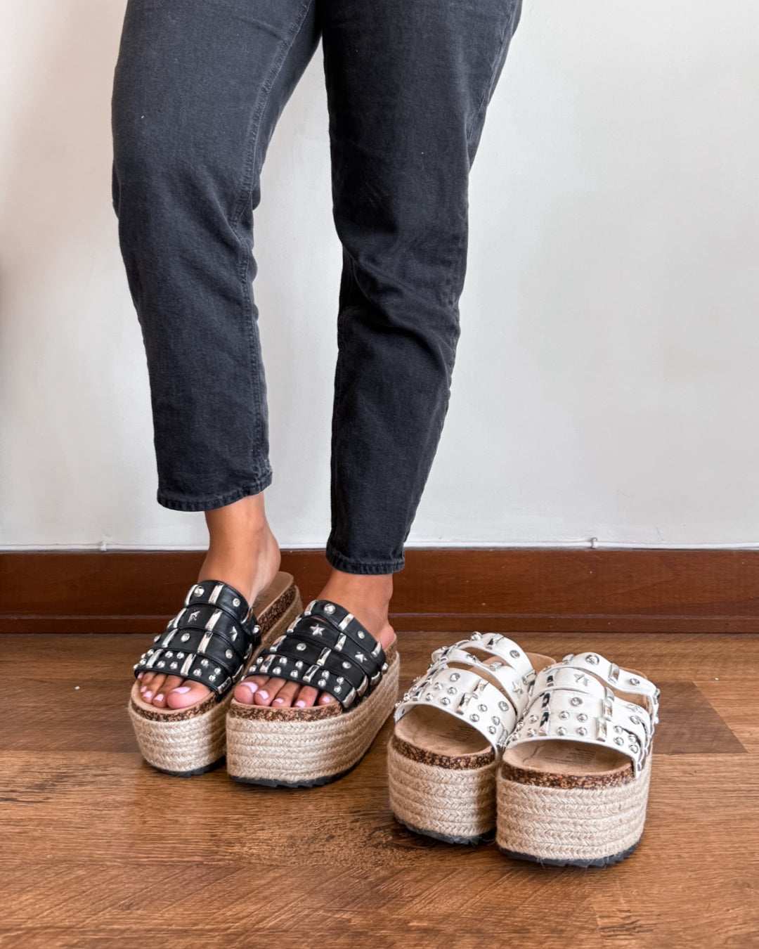 Sandalia tachas negro