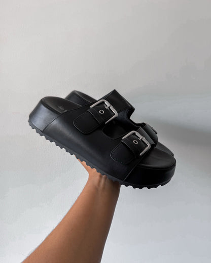 Sandalia Valeria black+ tobillera conchitas GRATIS🎁