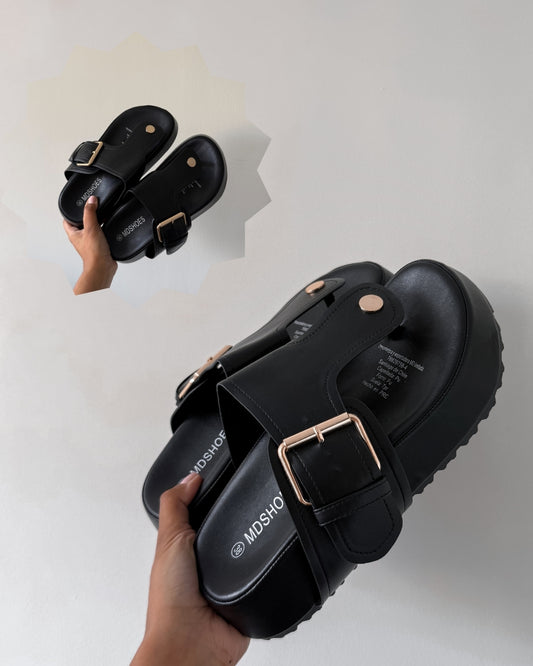 Sandalia Olivia black+ tobillera conchitas GRATIS🎁