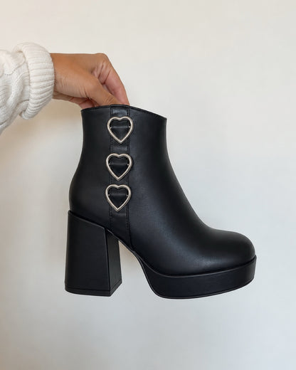 Botin corazones black
