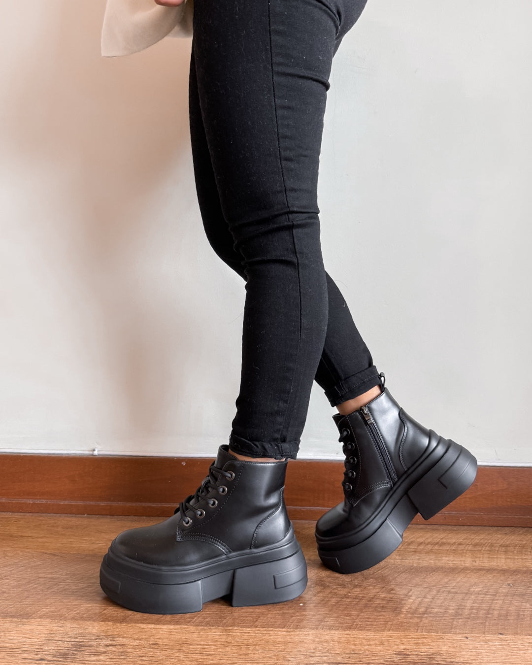Botín alana cordones