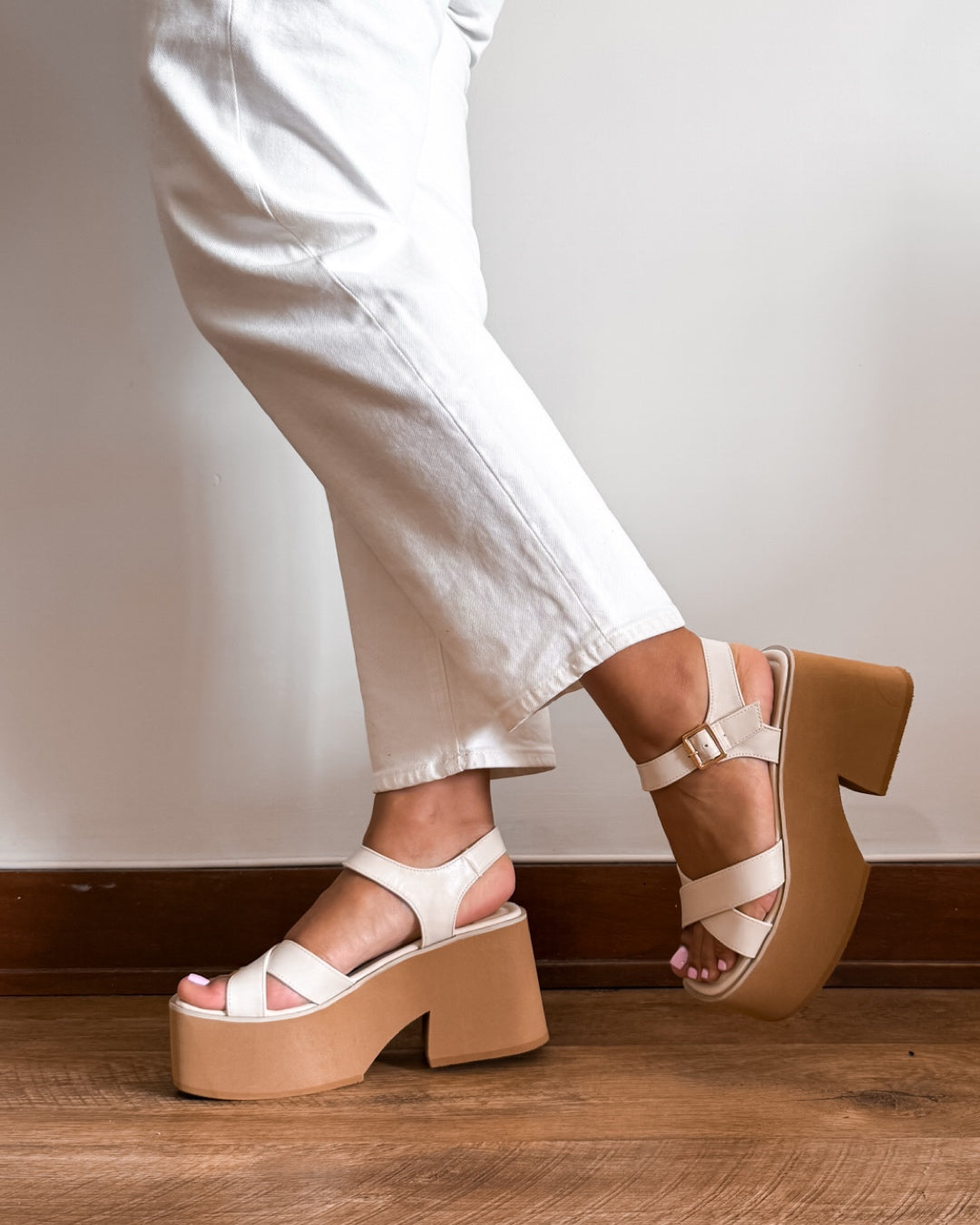 Sandalia mica beige