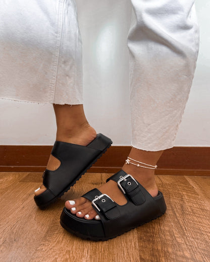 Sandalia Valeria black+ tobillera conchitas GRATIS🎁