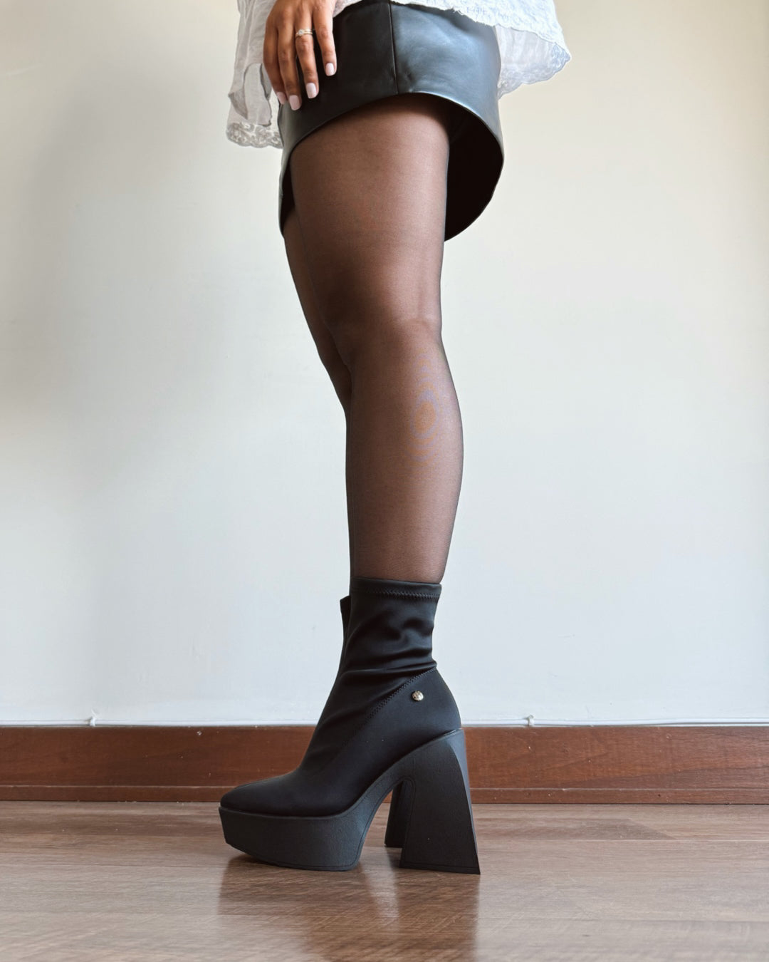 Botin alicia satin opaco negro