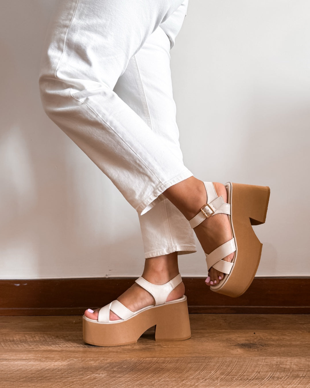 Sandalia mica beige