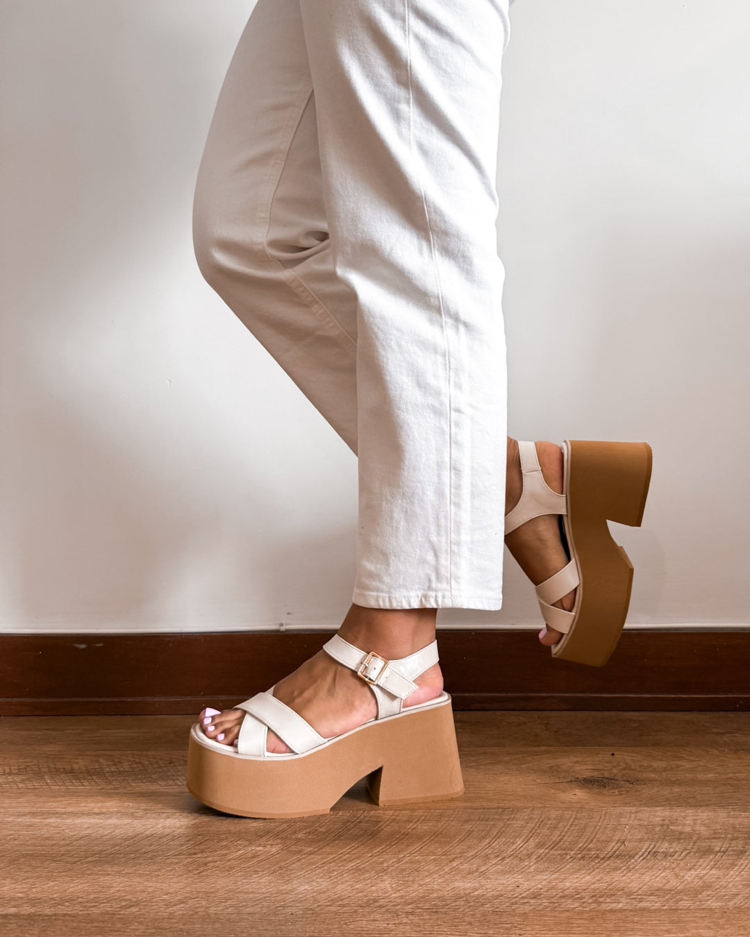 Sandalia mica beige