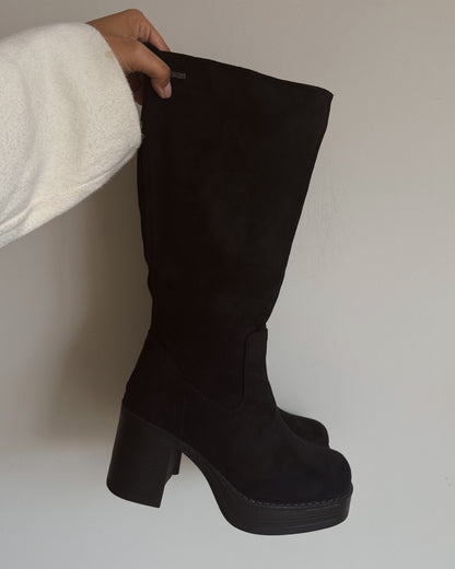 Bota gamuza black