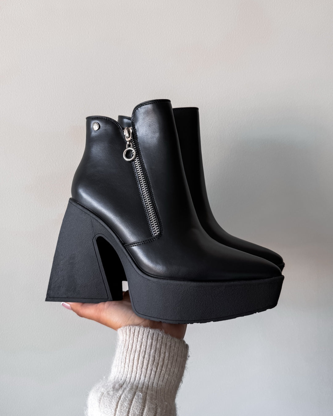 Botin alicia cierre negro