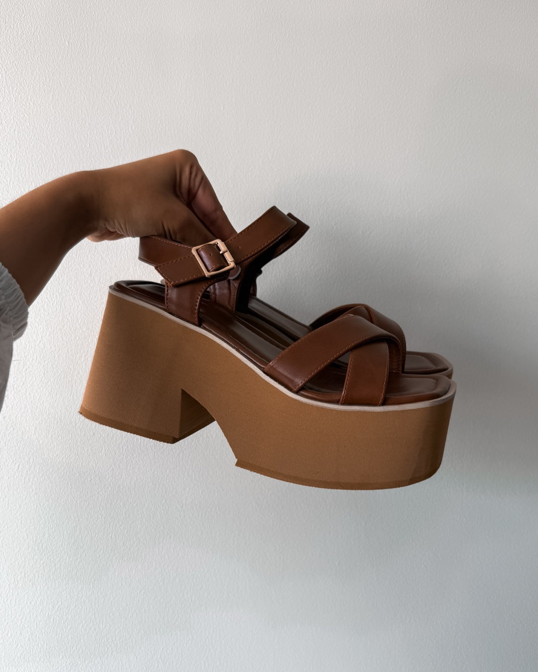 Sandalia mica brown