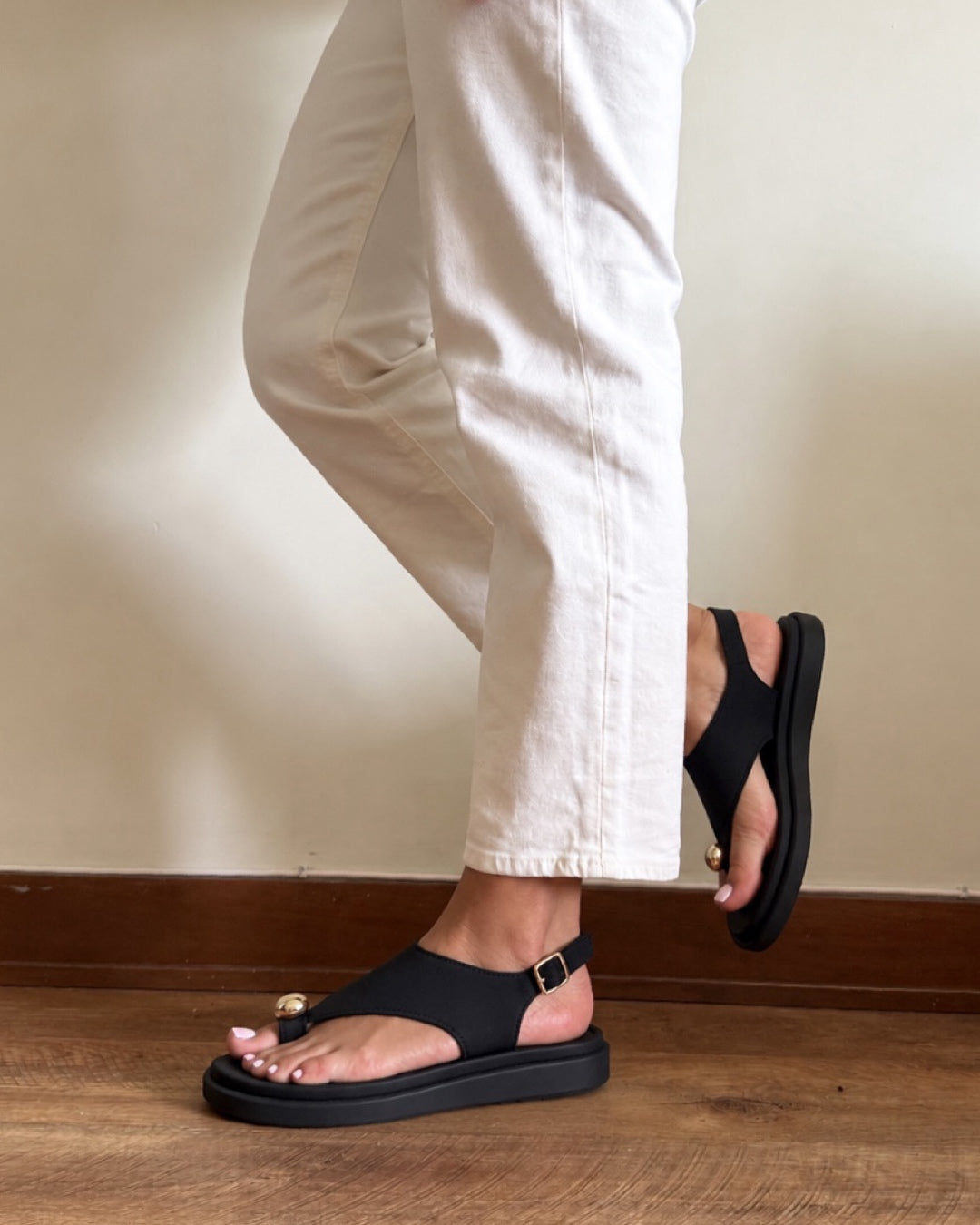Sandalia argolla gamuza black