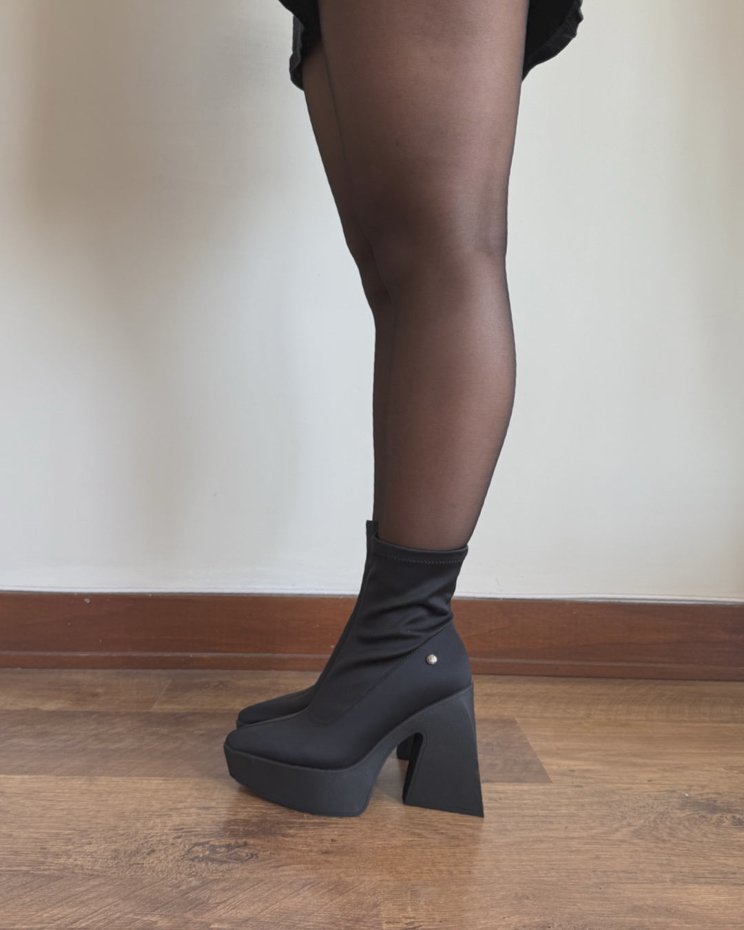 Botin alicia satin opaco negro